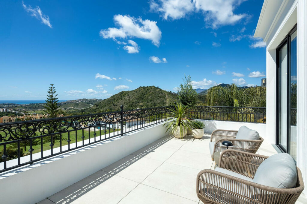 Detached Villa Los Arqueros Málaga - image 19