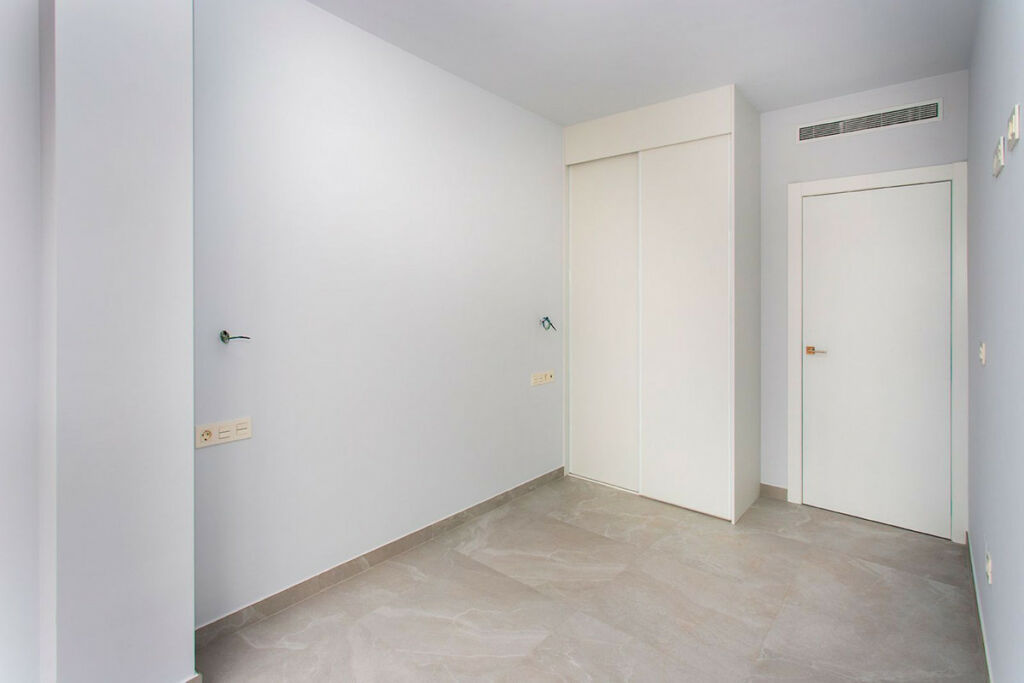 Middle Floor Apartment Torrevieja Alicante - image 19