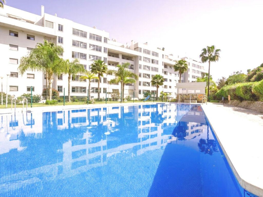 Middle Floor Apartment Fuengirola Málaga - image 19