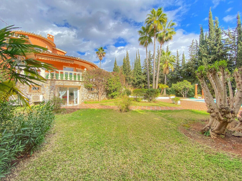 Detached Villa Nagüeles Málaga - image 19