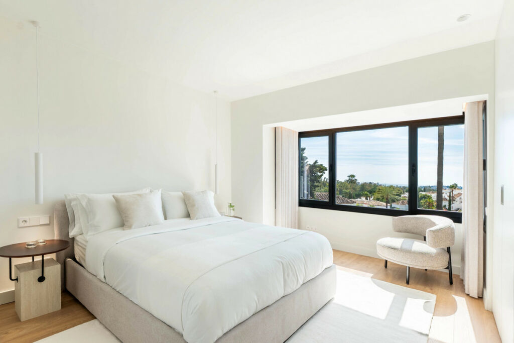 Detached Villa Nueva Andalucía Málaga - image 19