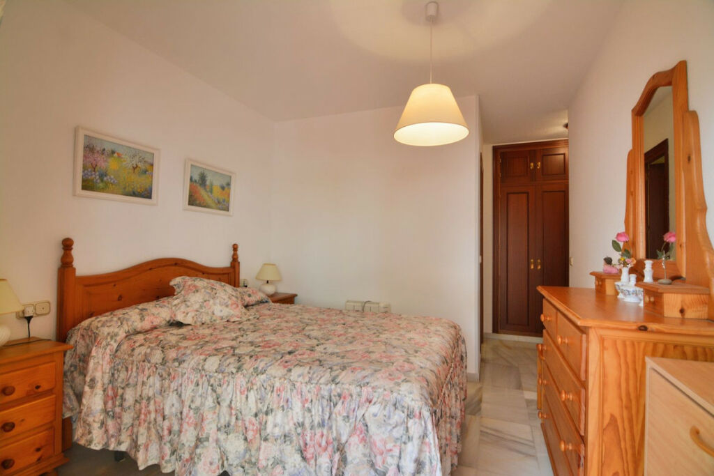 Middle Floor Apartment Los Boliches Málaga - image 19