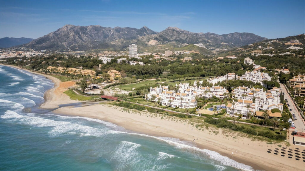 Middle Floor Apartment Los Monteros Málaga - image 19