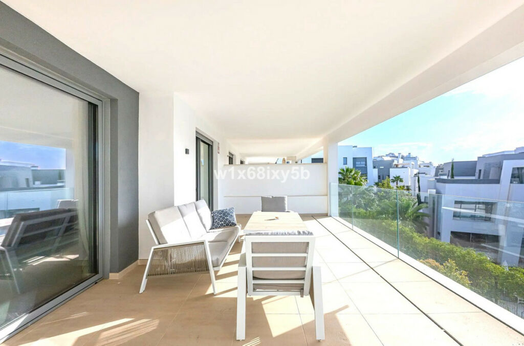 Middle Floor Apartment Selwo Málaga - image 19