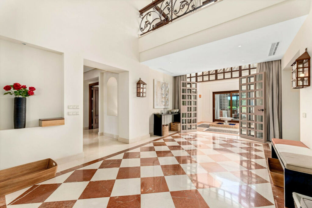Detached Villa Sierra Blanca Málaga - image 19