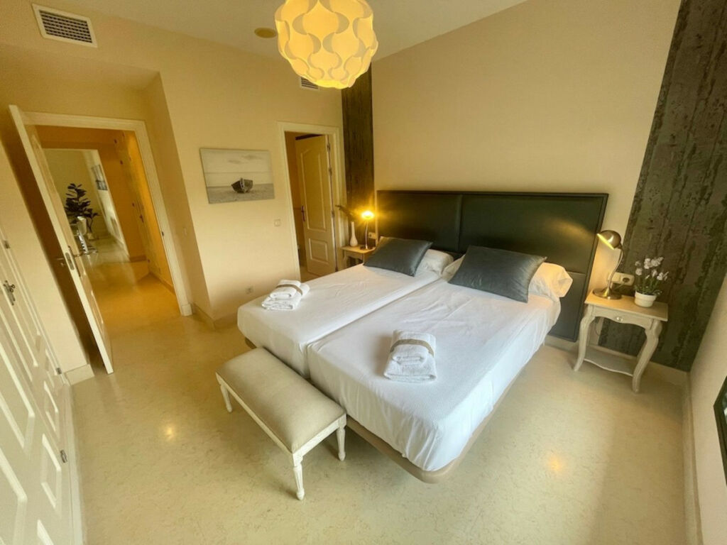 Middle Floor Apartment Benahavís Málaga - image 19