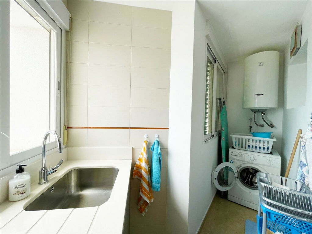 Middle Floor Apartment Calpe Alicante - image 11