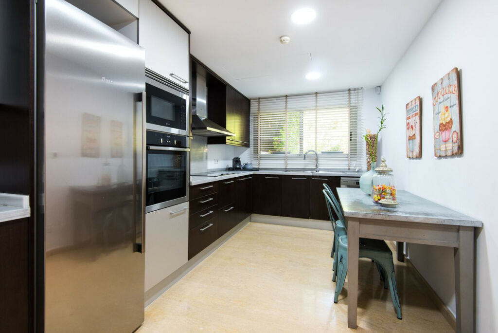 Townhouse Nagüeles Málaga - image 19