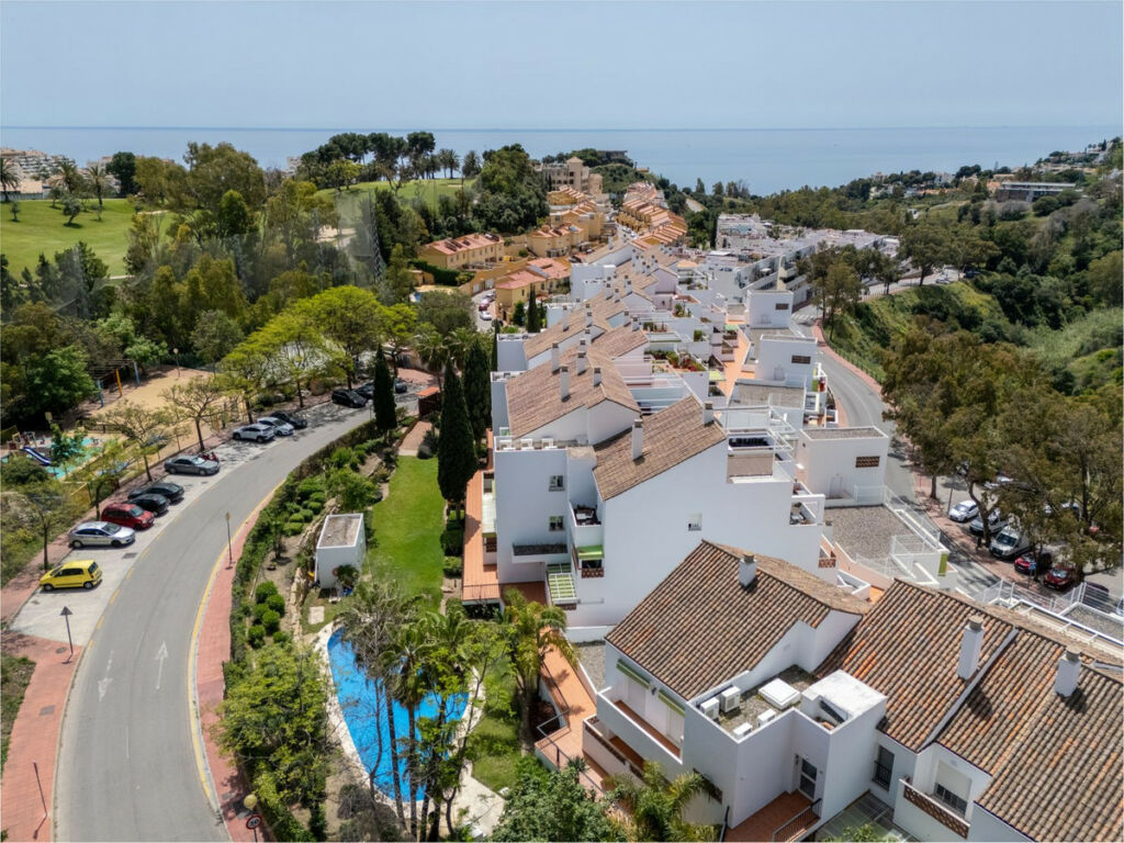 Middle Floor Apartment Torrequebrada Málaga - image 19
