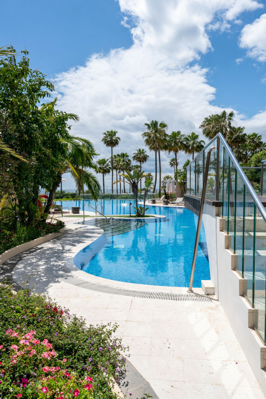Middle Floor Apartment Estepona Málaga - image 19