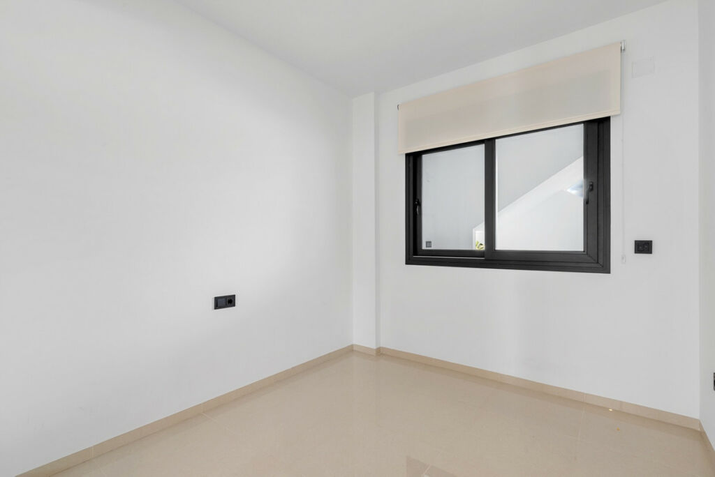 Middle Floor Apartment Guardamar del Segura Alicante - image 19