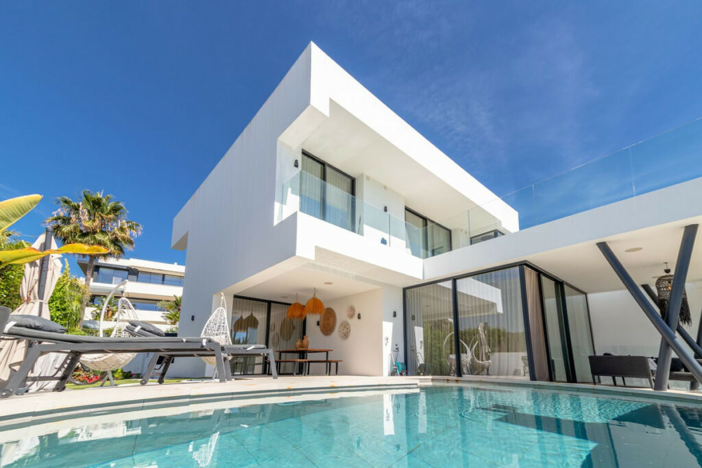 Detached Villa Atalaya Málaga - image 2