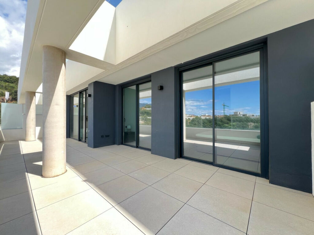 Middle Floor Apartment Marbella Málaga - image 3