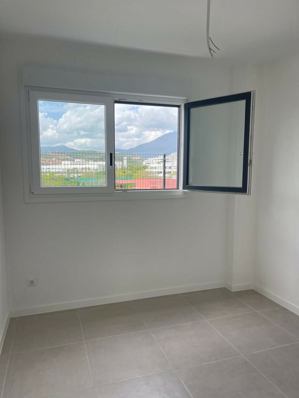 Ground Floor Apartment Estepona Málaga - image 2