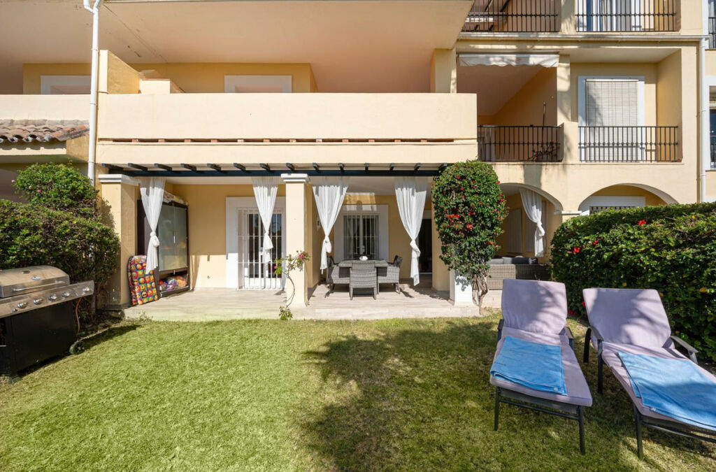 Ground Floor Apartment La Quinta Málaga - image 2