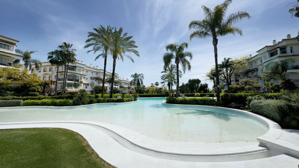 Ground Floor Apartment Marbella Málaga - image 2