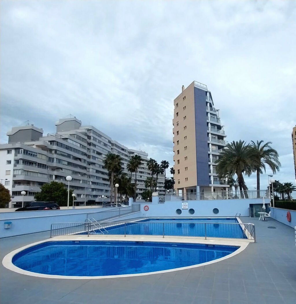 Middle Floor Apartment Calpe Alicante - image 2