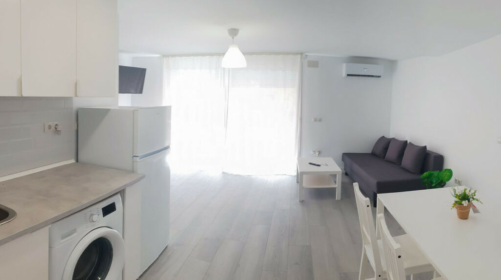 Middle Floor Apartment Fuengirola Málaga - image 2