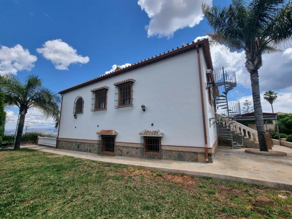 Detached Villa Alhaurín el Grande Málaga - image 2
