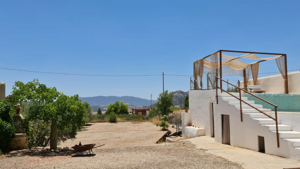 Detached Villa La Romana Alicante - image 2