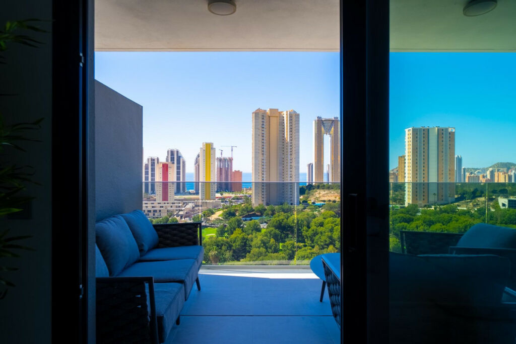 Middle Floor Apartment Benidorm Alicante - image 4