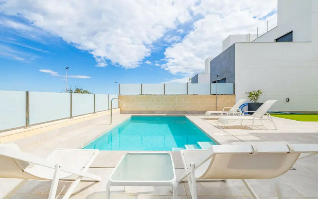 Detached Villa Los Balcones Alicante - image 2