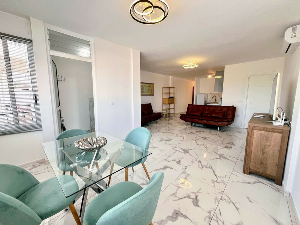 Middle Floor Apartment Villamartin Alicante - image 3