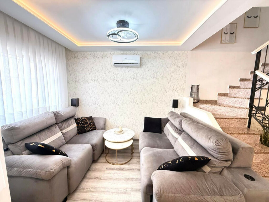 Semi-Detached House Villamartin Alicante - image 2