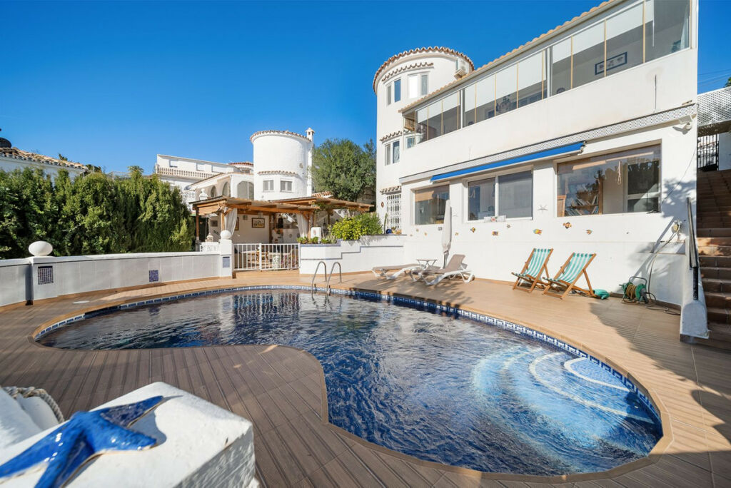 Detached Villa Benalmadena Málaga - image 2