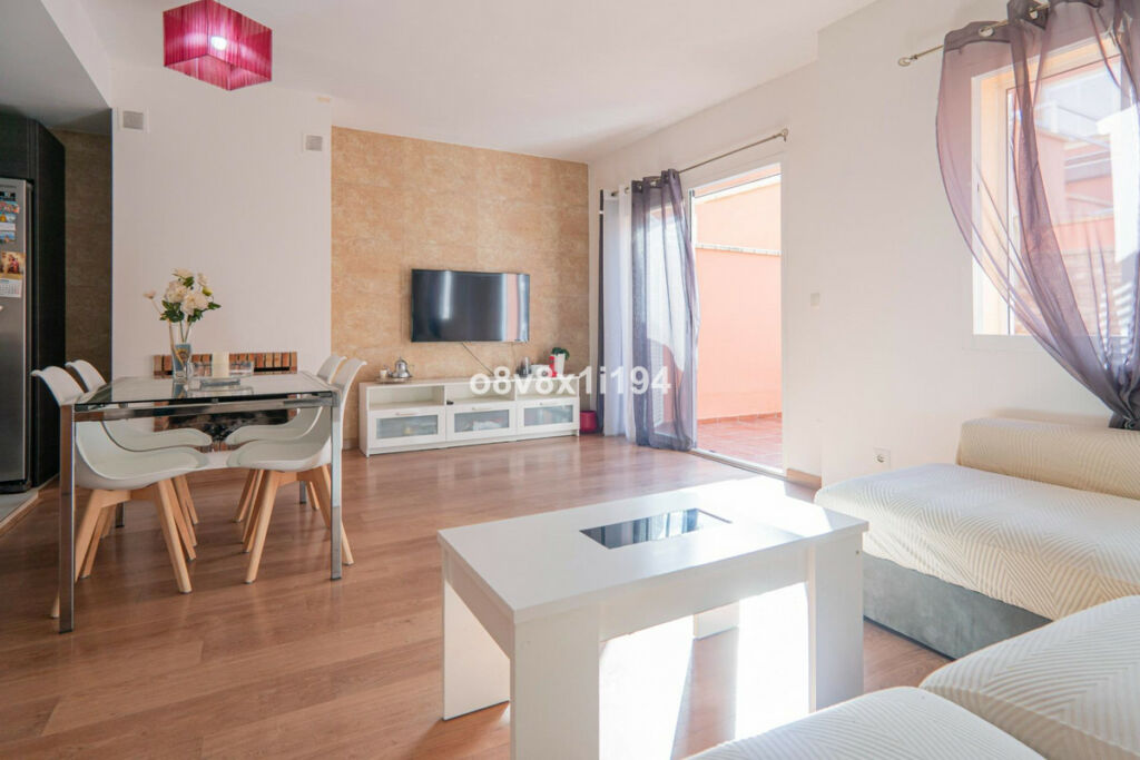 Townhouse Benajarafe Málaga - image 2