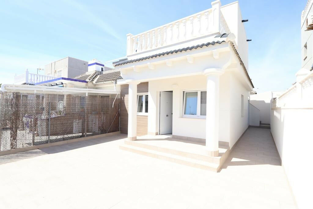 Townhouse San Luis Alicante - image 2