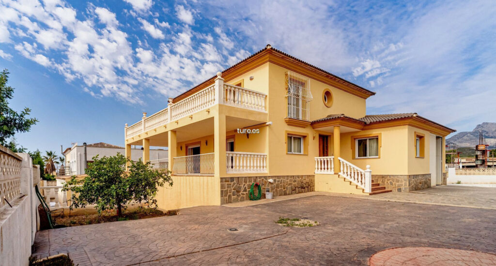 Detached Villa La Nucia Alicante