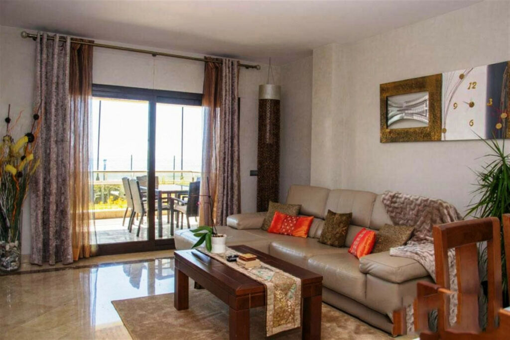 Ground Floor Apartment La Duquesa Málaga - image 2