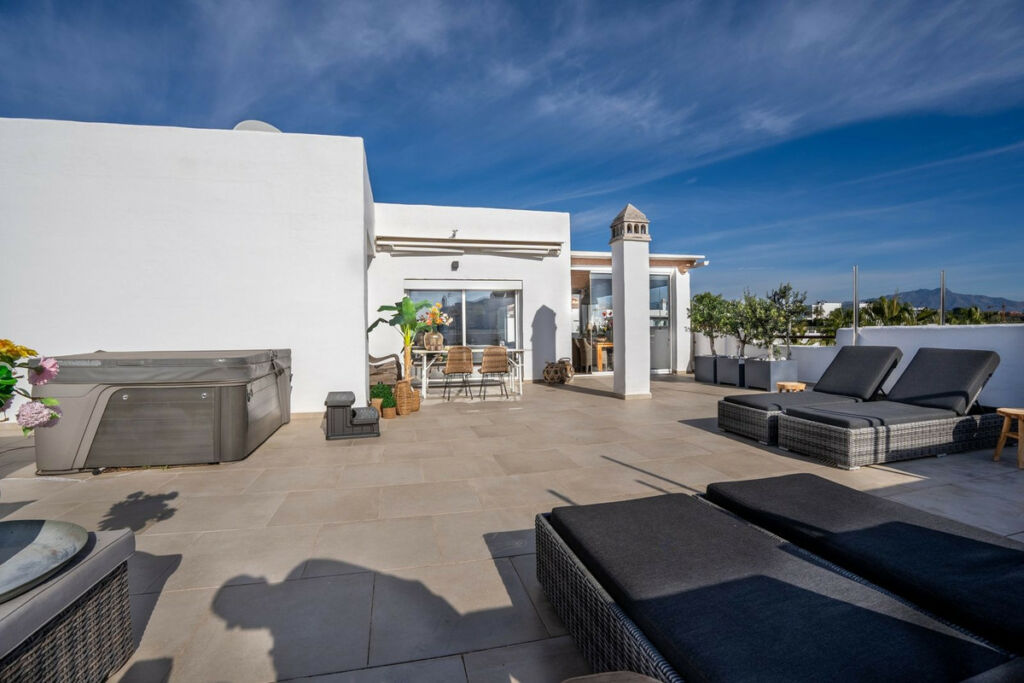 Penthouse Duplex Estepona Málaga - image 12