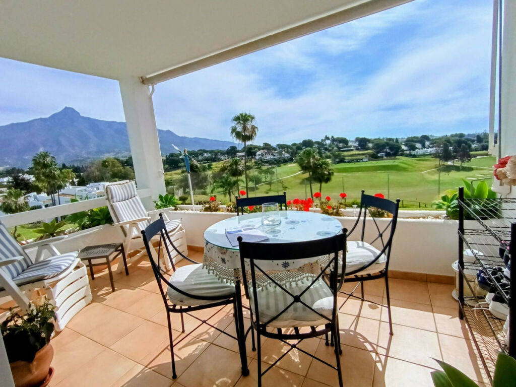 Penthouse Nueva Andalucía Málaga - image 2
