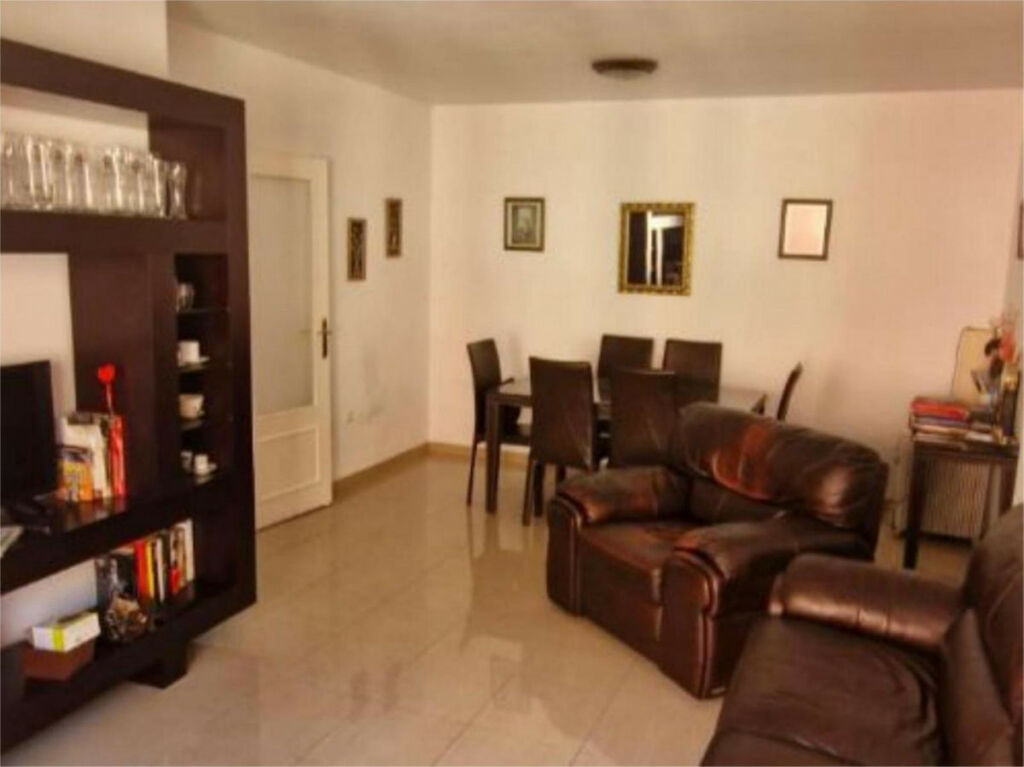 Middle Floor Apartment Marbella Málaga - image 2