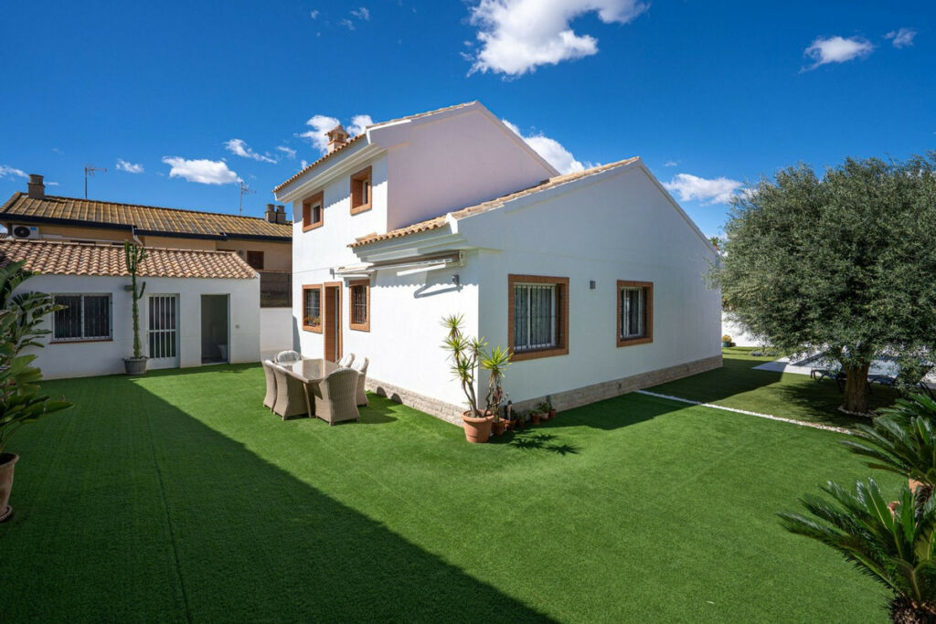 Detached Villa Torre de la Horadada Alicante - image 2