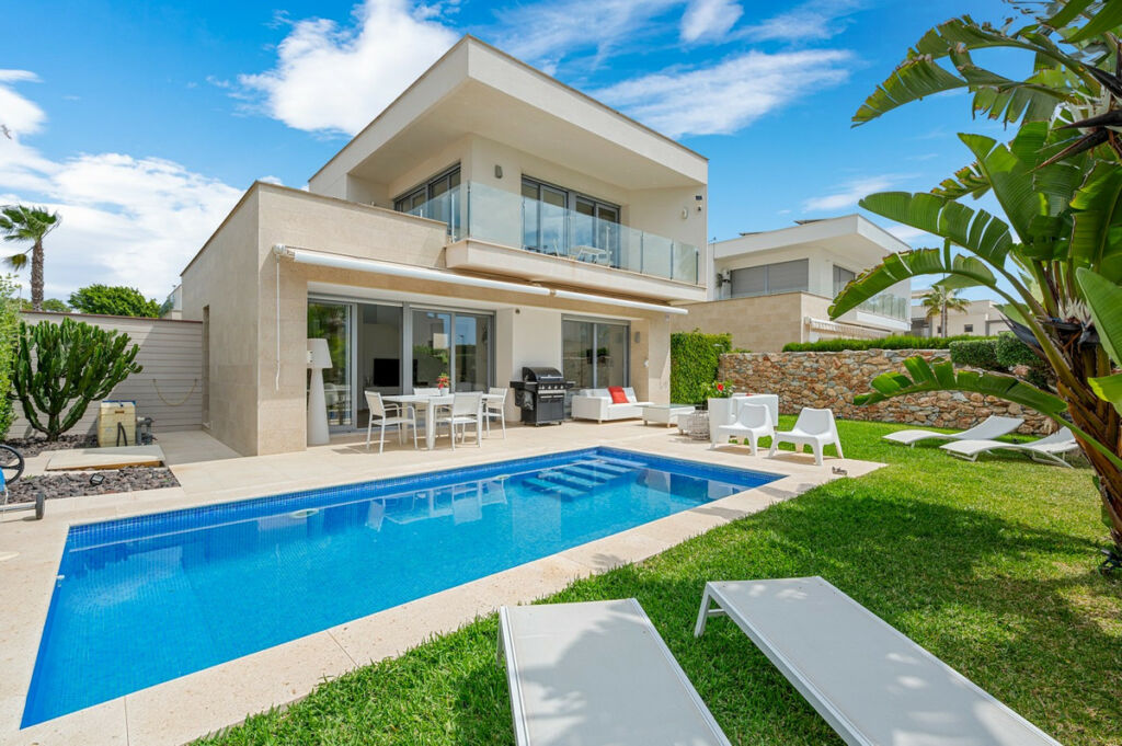 Detached Villa Vista Bella Golf Alicante - image 2