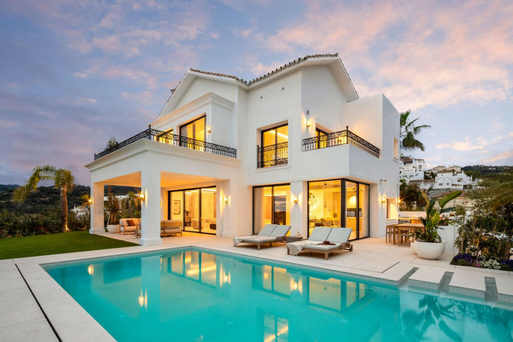 Detached Villa Los Arqueros Málaga - image 2