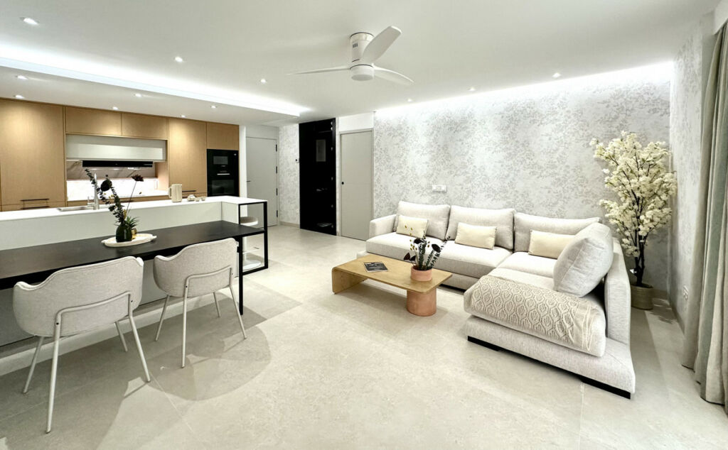 Middle Floor Apartment Marbella Málaga - image 2