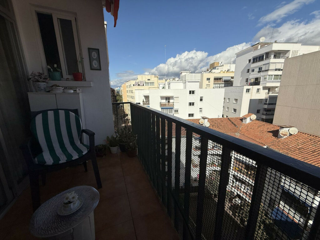 Middle Floor Apartment Marbella Málaga - image 2