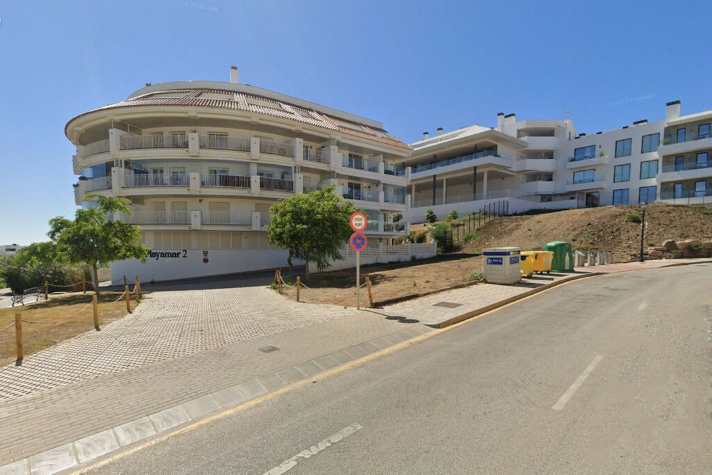 Middle Floor Apartment Fuengirola Málaga - image 2