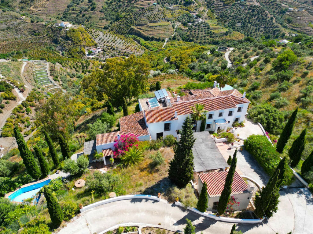 Detached Villa Torrox Málaga - image 2