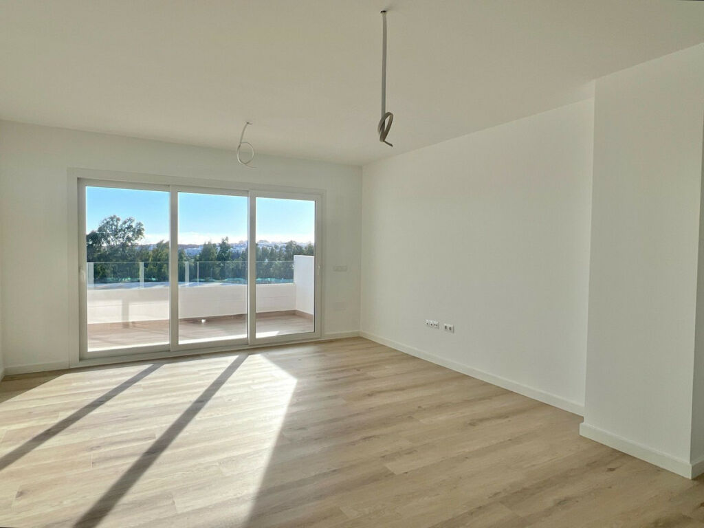 Middle Floor Apartment Marbella Málaga - image 2