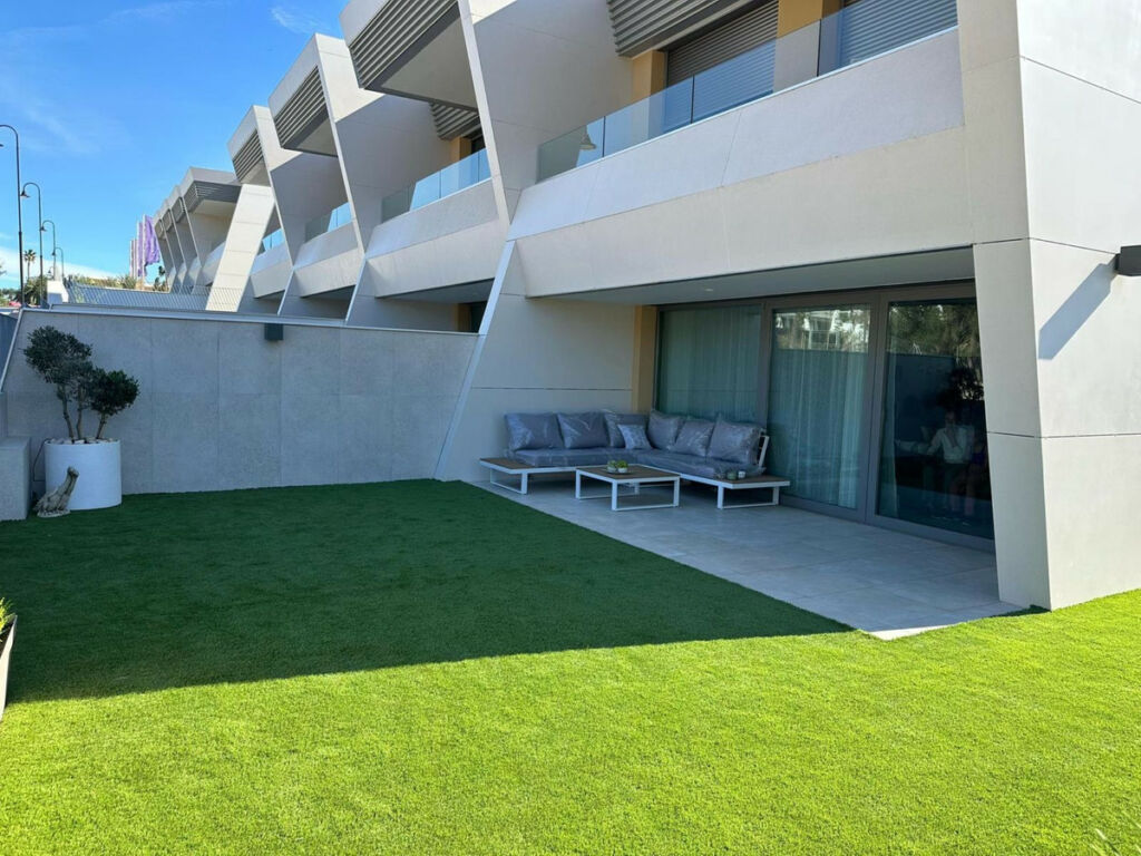 Townhouse El Chaparral Málaga - image 2