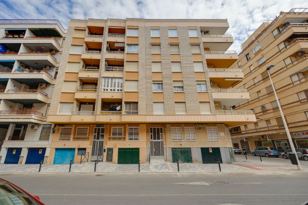 Middle Floor Apartment Playa Del Cura Alicante - image 2