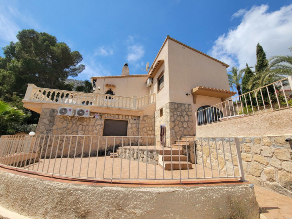 Detached Villa Calpe Alicante - image 2