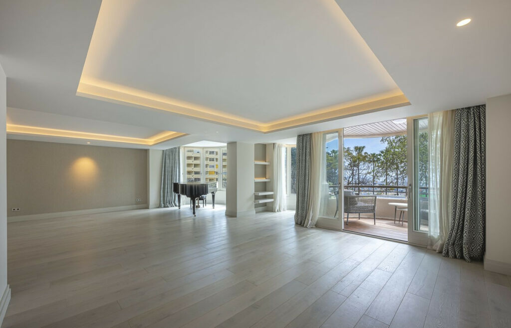 Middle Floor Apartment Marbella Málaga - image 2
