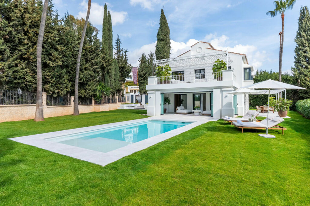Detached Villa Nueva Andalucía Málaga