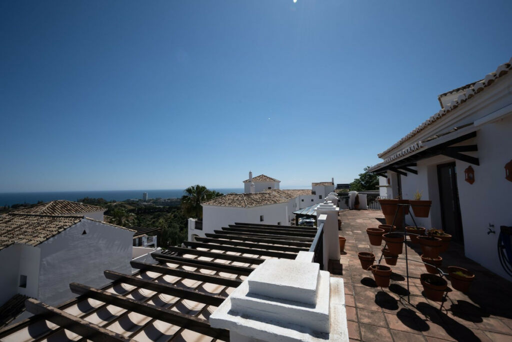 Penthouse Duplex Altos de los Monteros Málaga - image 2